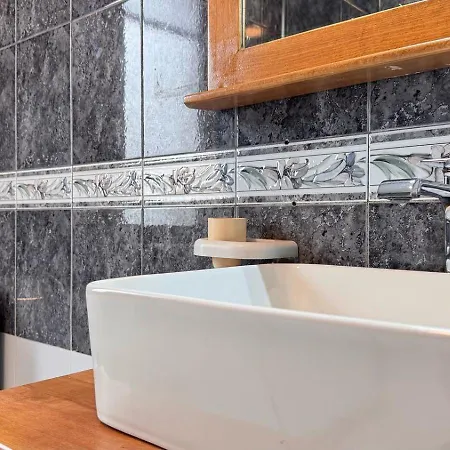 At Pazari Ri Daire Tiran